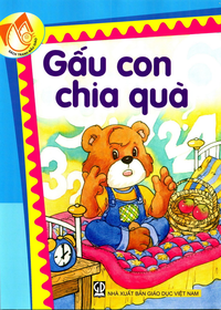 Gấu con chia quà